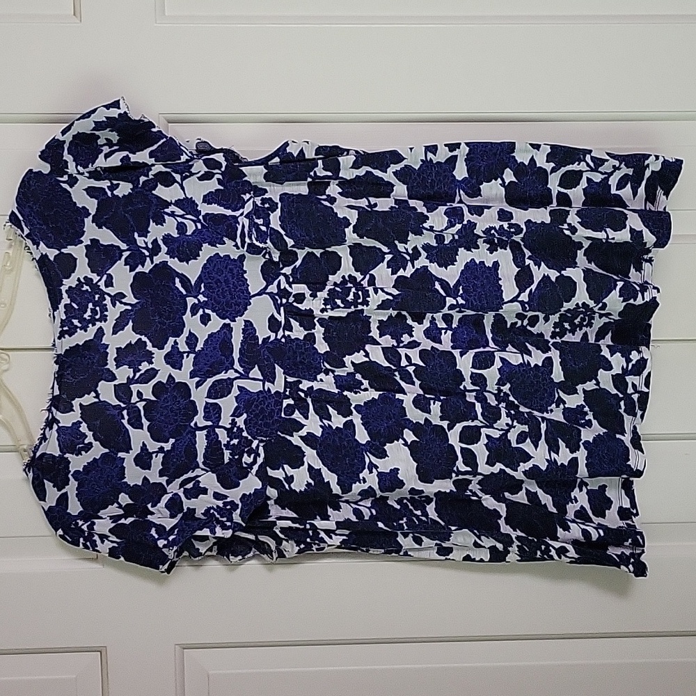 Lucky Brand Womens blue rose floral print top sz 2x Boho Whimsigoth - Picture 2 of 6